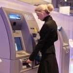Современные устройства самообслуживания: чем отличается терминал от банкомата?