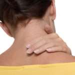 Боль в шее: возможные причины и лечение