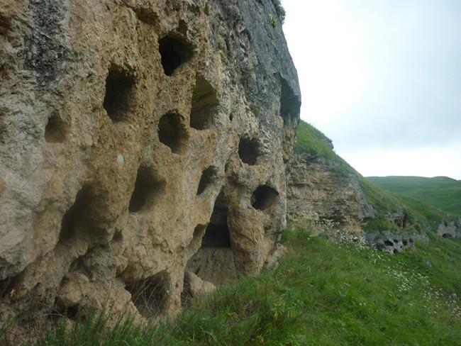 Пещеры ущелья