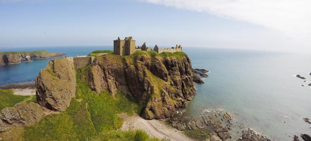 замок данноттар шотландия
