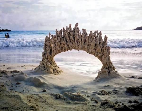 втуне - похоже это замок на песке