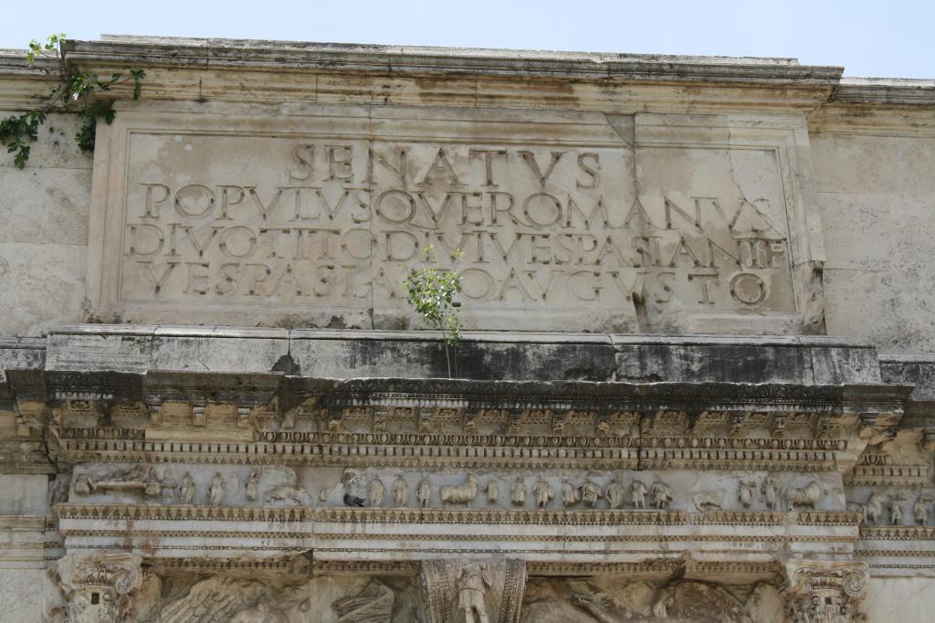надпись на арке Тита