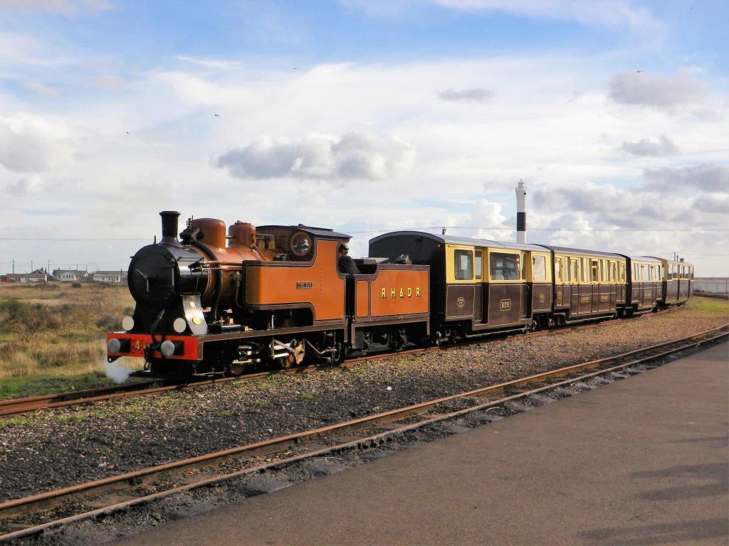 Старинный локомотив
