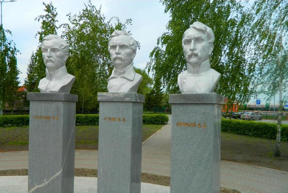 Памятник Якушкину