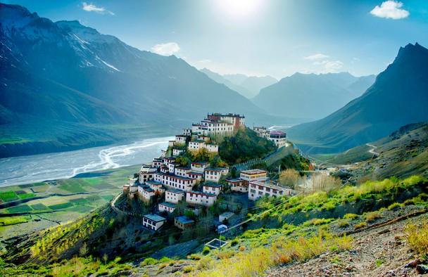 Панорама поселка Спити в Гималаях